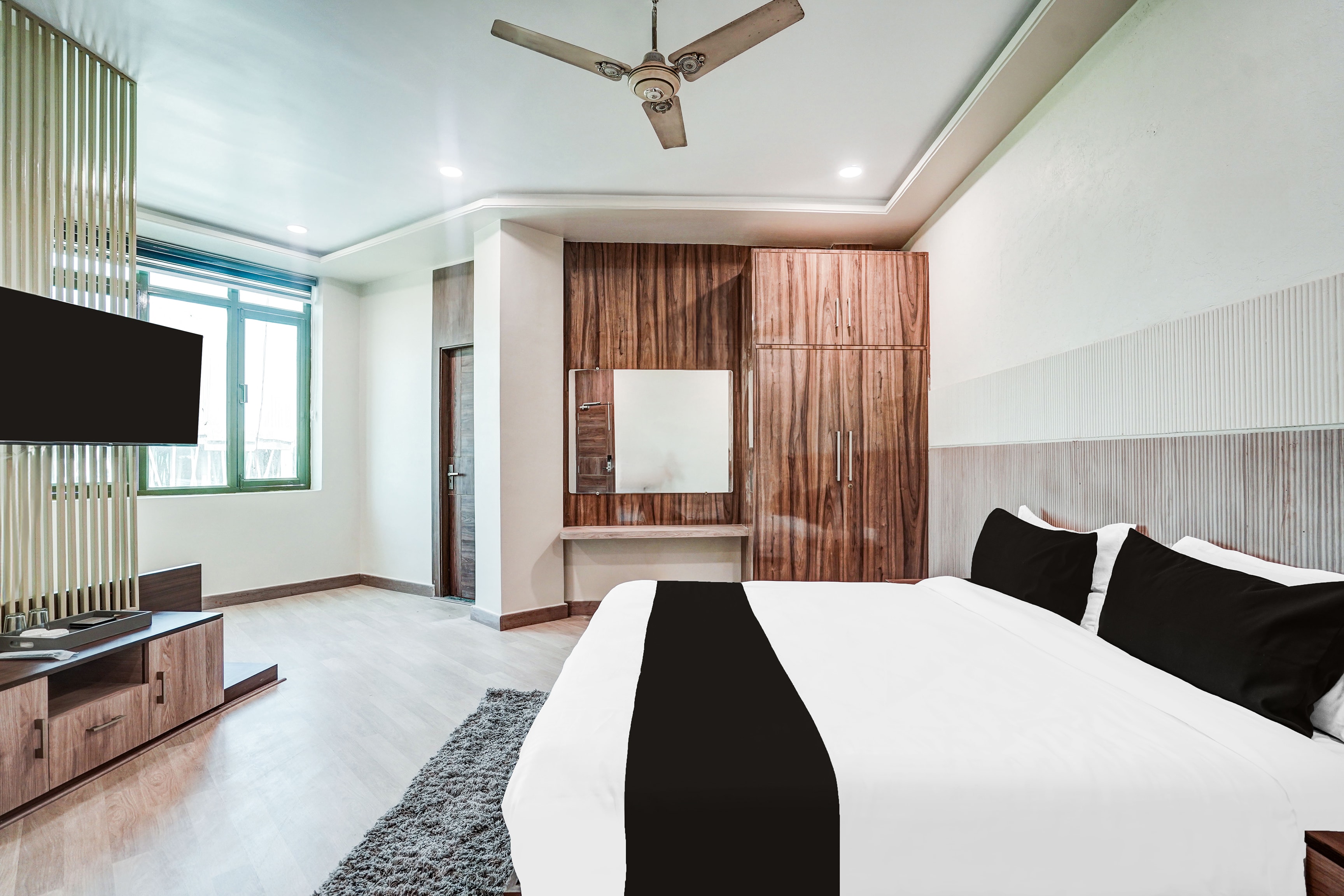 Hotel O Aman Paradise Hotel & Banquet - Tap to explore photos