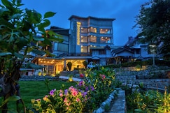 Woodrock Luxury Boutique Hotel  Near The Mall Road, Manali