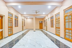 OYO 834443 Hitech Hotal, Moradabad