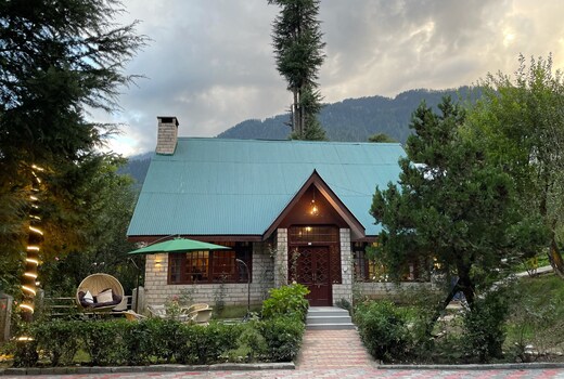 Sundazed Cottage By EdenHomes