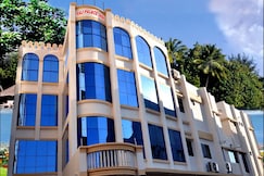 Hotel Raj Palace, Rajula