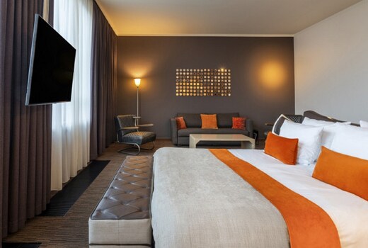Teo Luxury Near Delhi Airport