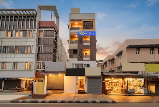 FabHotel Park Service Apartment