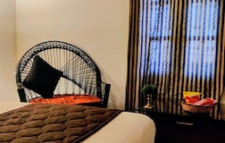 Queen Suite Terracotta (Partial Beach Facing)