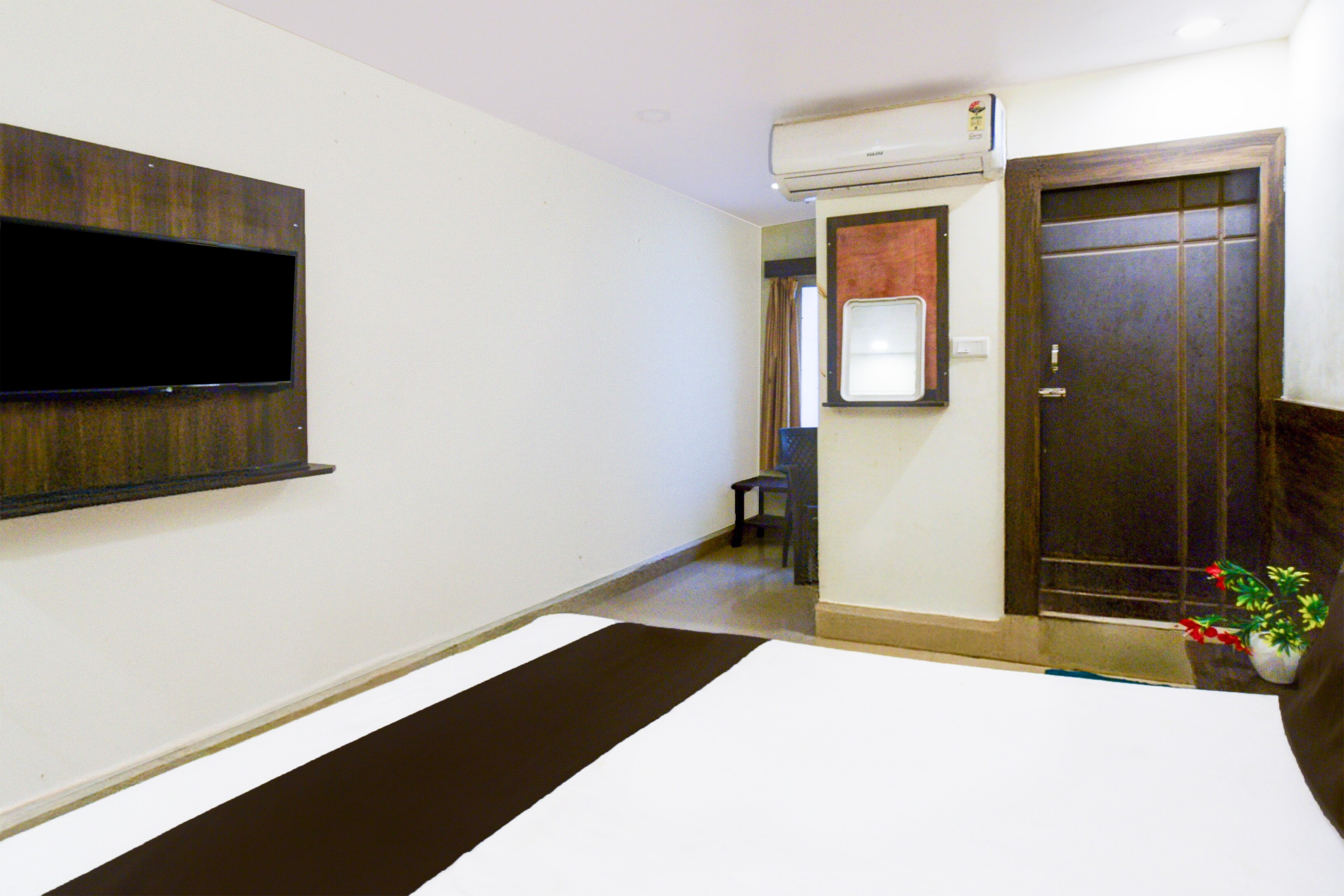 Hotel O Asian Residency - Tap to explore photos