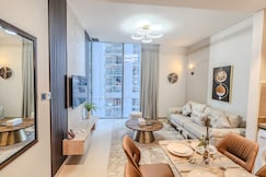 STAY BY LATINEM Luxury 1BR Holiday Home CV B905 near Burj Khalifa, دبى