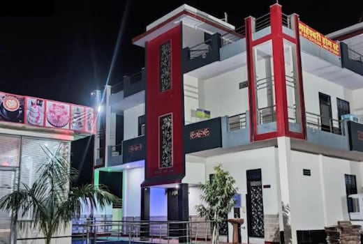 Maheshwari Home Stay by GRB