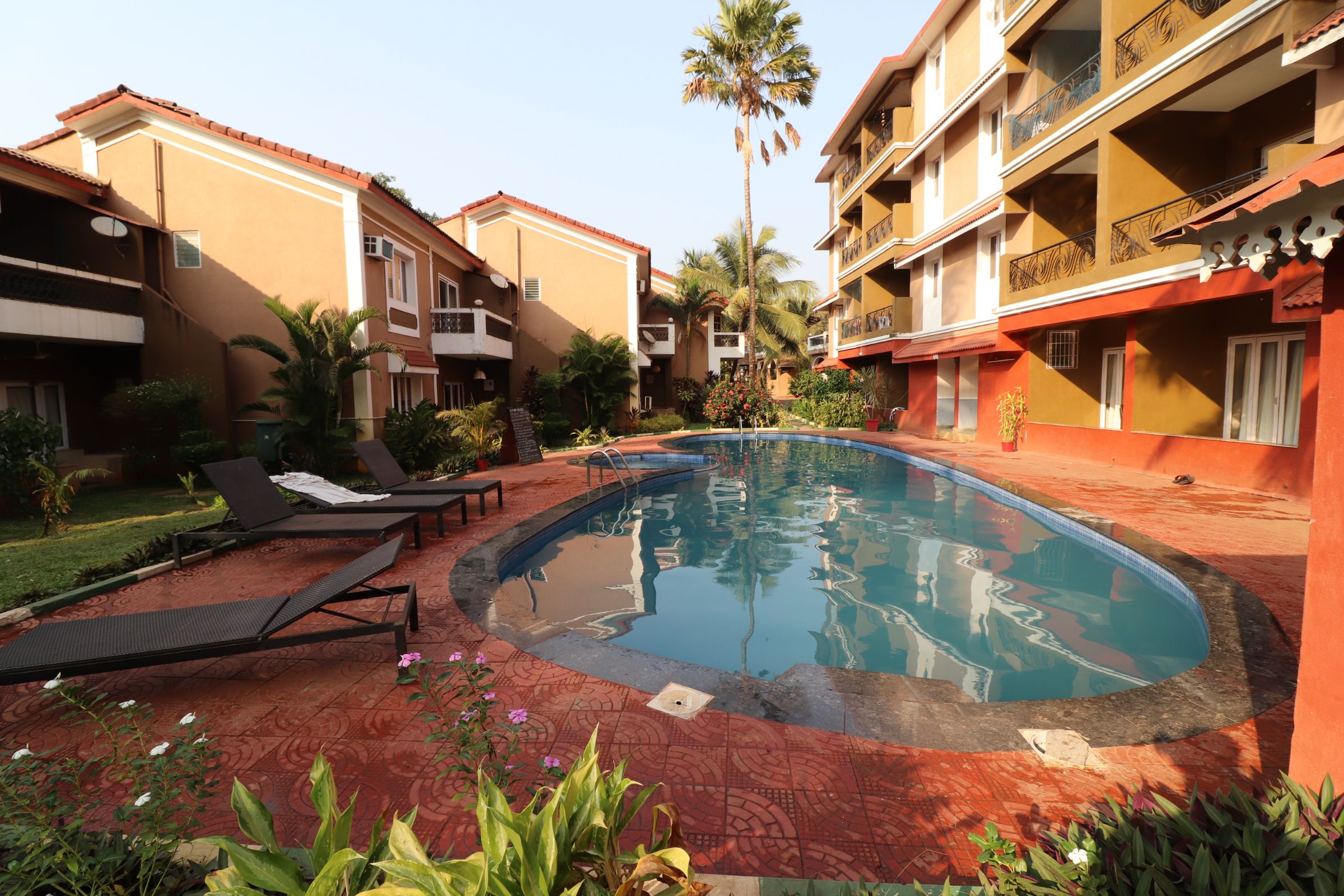 2BHK Candolim Holiday Flat - Tap to explore photos