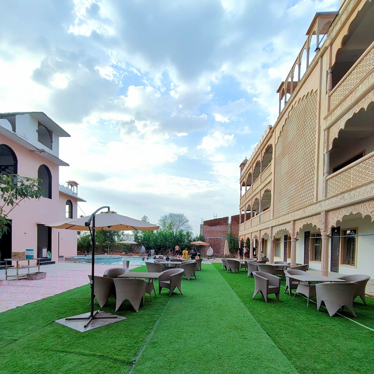 Shiv Resort & Palace ,Shivpuri - Tap to explore photos