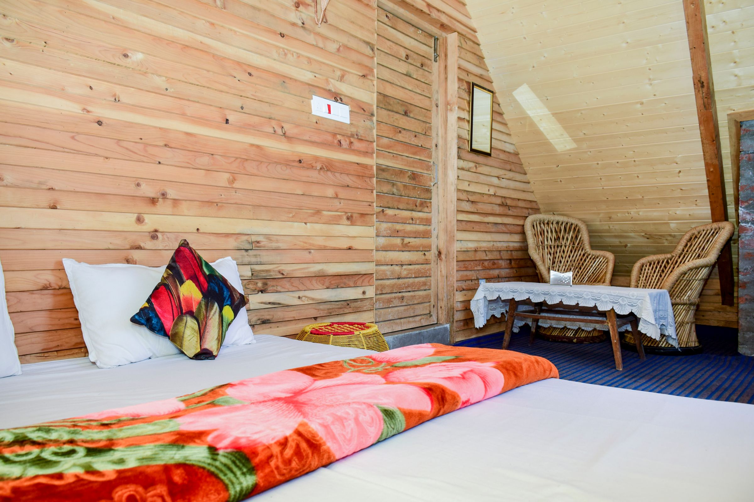 Luxury Wood Villa Cottages | Rooms & Wi-Fi - Tap to explore photos