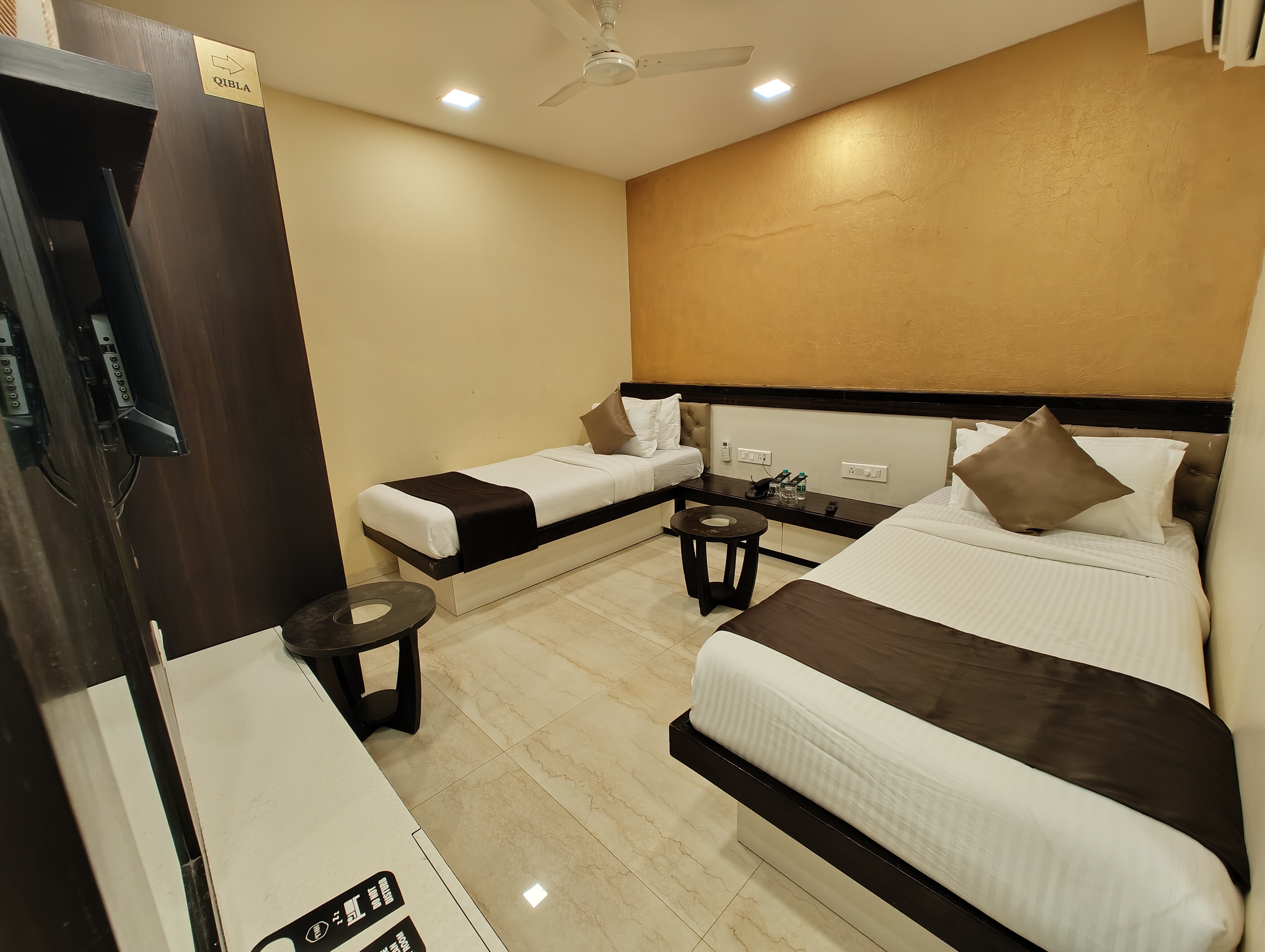 The Majlis Hotel Colaba Mumbai 3