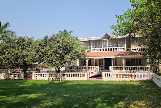 M.G Farmhouse-Retreat