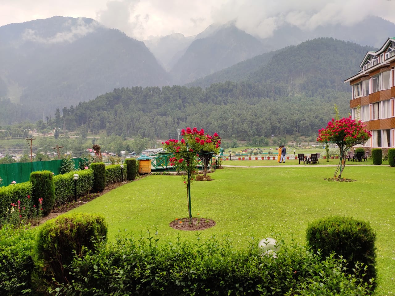 Mount View Best Rates on Pahalgam Hotel Deals, Reviews & Photos