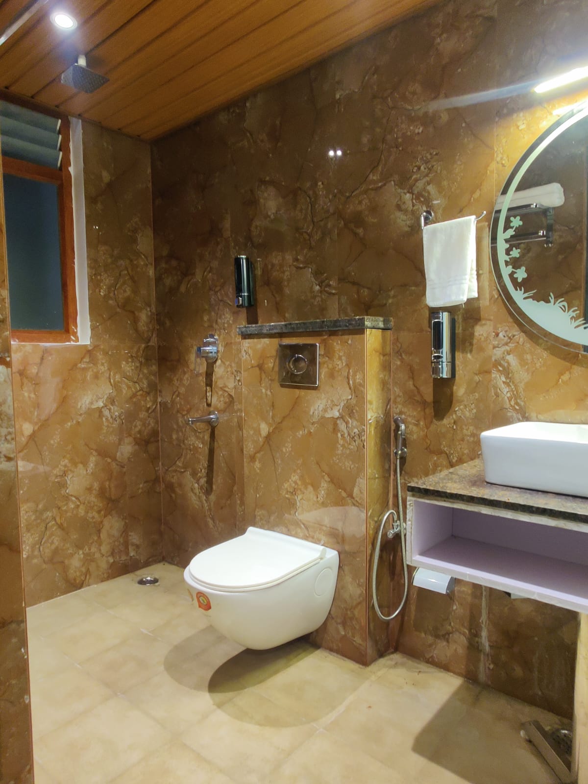 Hotel KHS Landmark Prayagraj - The Boutique Hotel - Tap to explore photos