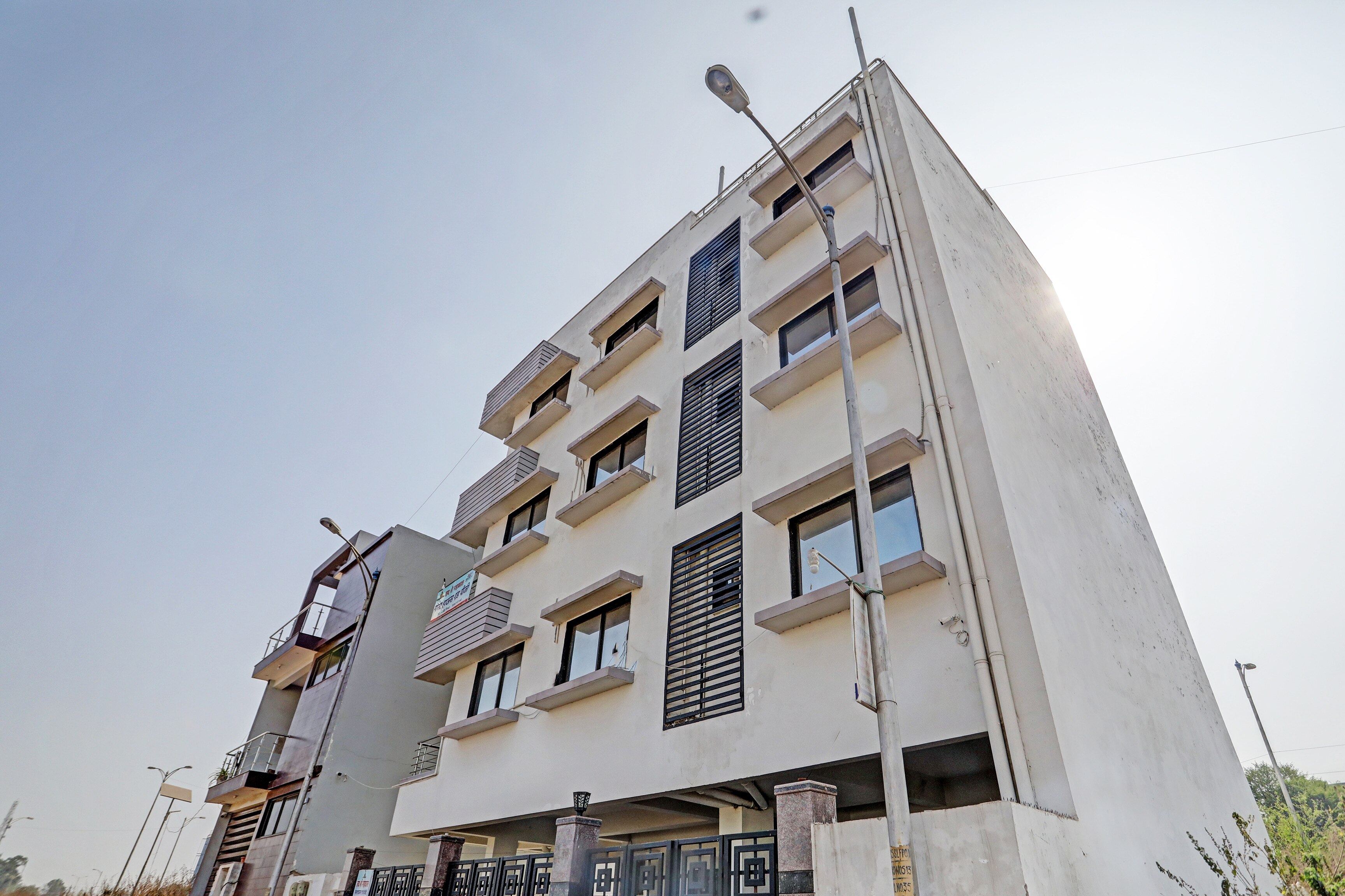 Hotel O Jai Shri Mahakal Guest House - Tap to explore photos