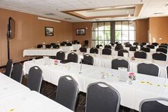 Best Western Plus Perth Parkside Inn & Spa, Peterborough