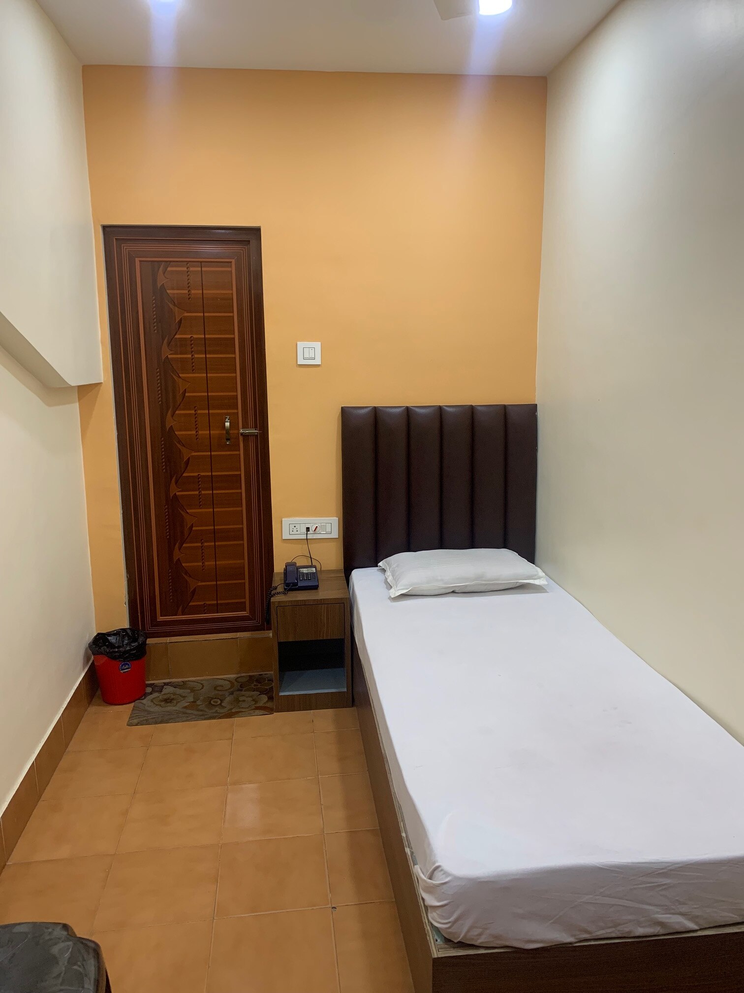 Hotel MAHABIR INN - Tap to explore photos