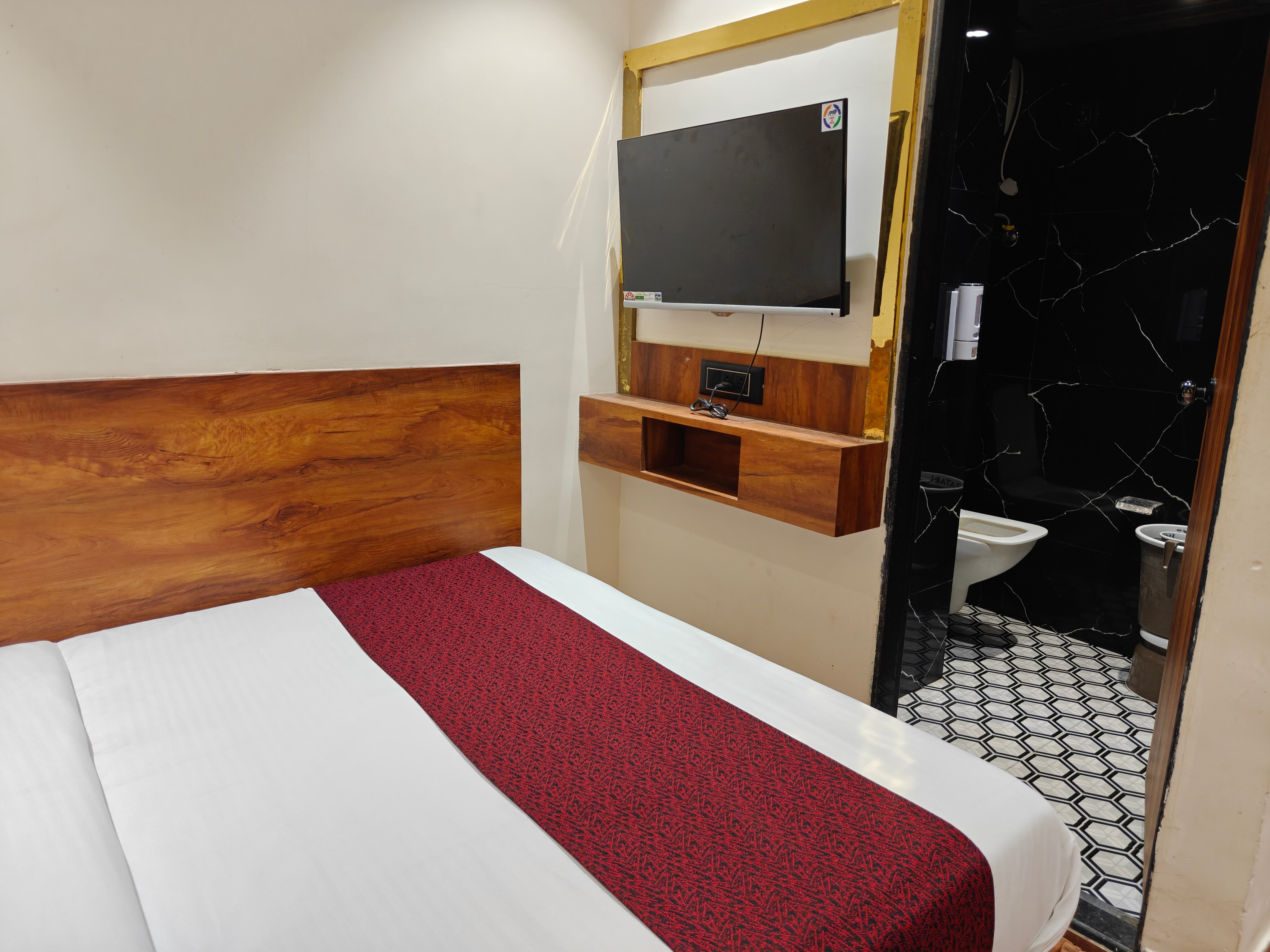 Hotel Sai Palace- Near Tata Memorial Hospital