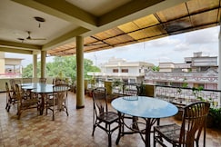 The Centre Square Hotel, Domchanch