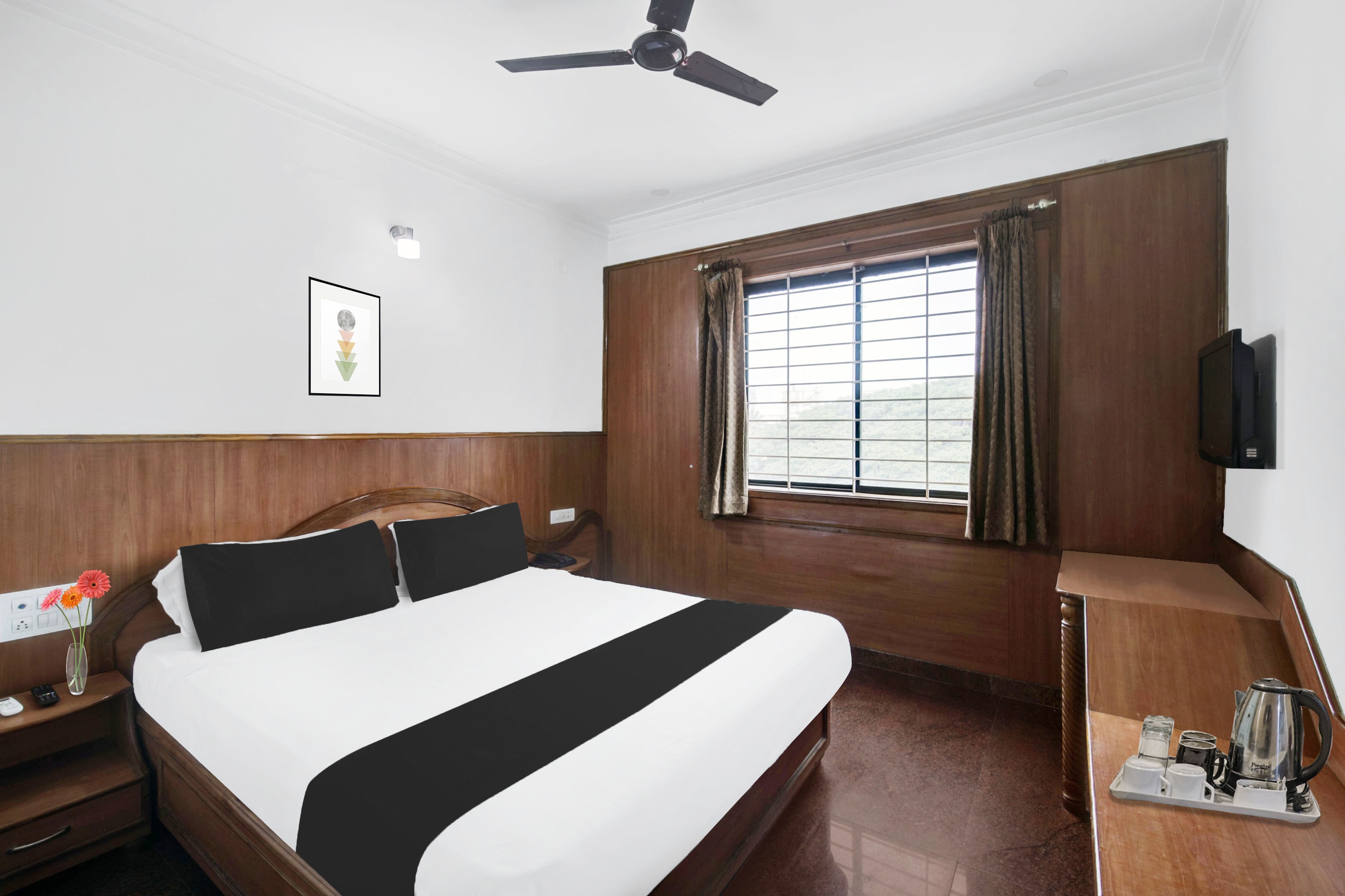 Super Townhouse Mysore City Centre Formerly Hotel Mahendra - Tap to explore photos