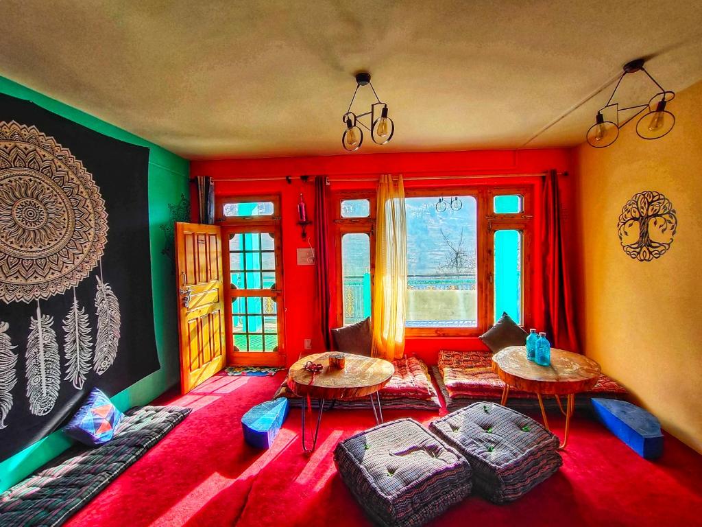 The Himalayan Art Cafe & Backpacker's Hostel - Tap to explore photos