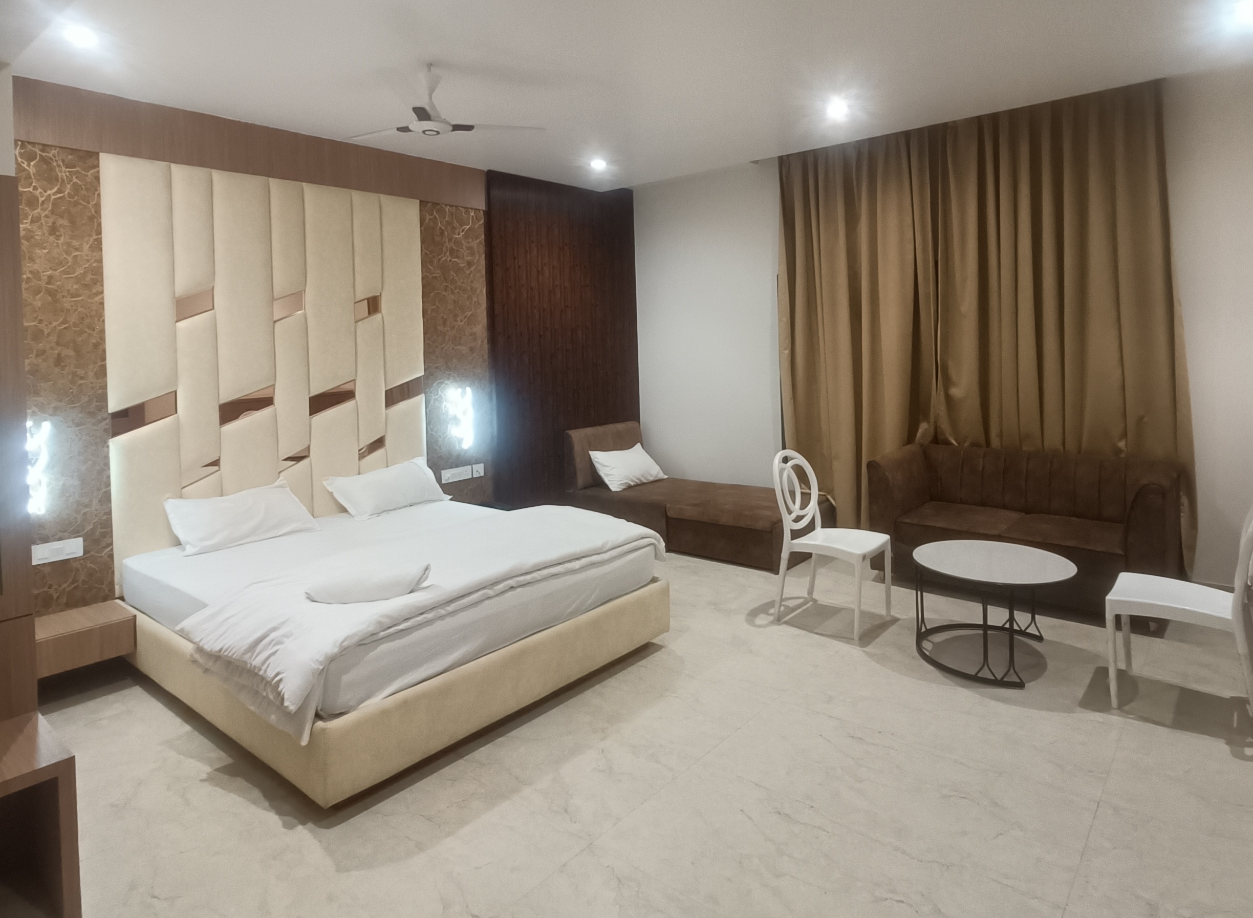 Hotel Satkar Inn - Tap to explore photos