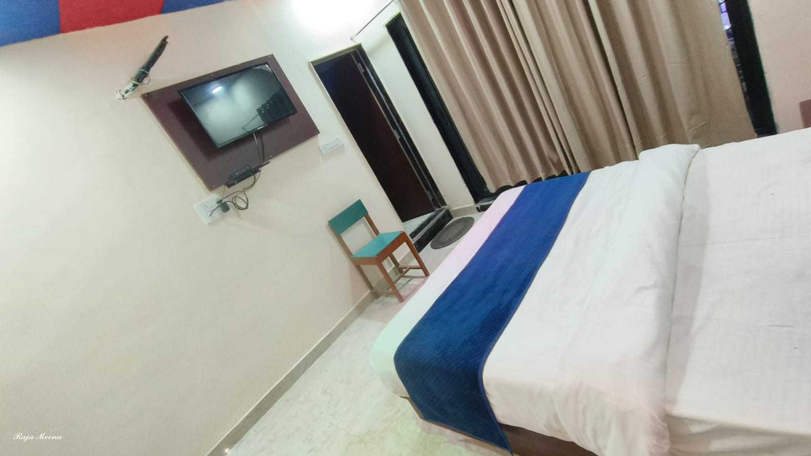 Collection O Hotel Kavya Guest House - Tap to explore photos