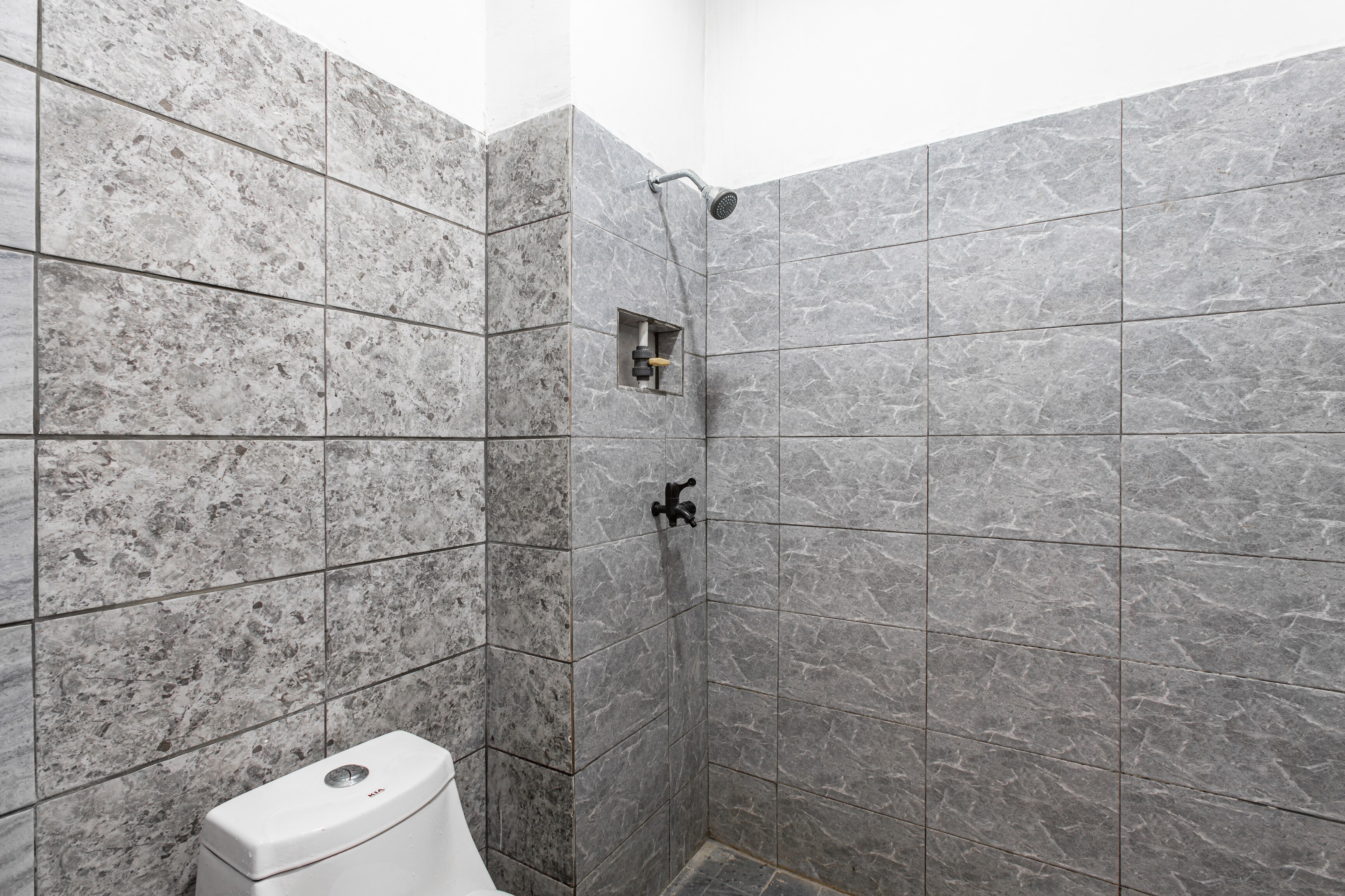 OYO 93990 Guest House Maria - Tap to explore photos