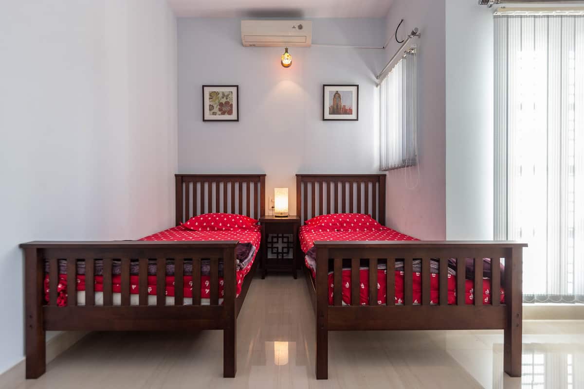 2BHK for 5 Near Manyata IT Park-Yelahanka-Hebbal - Tap to explore photos