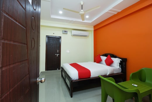 Hotel O S V Residency