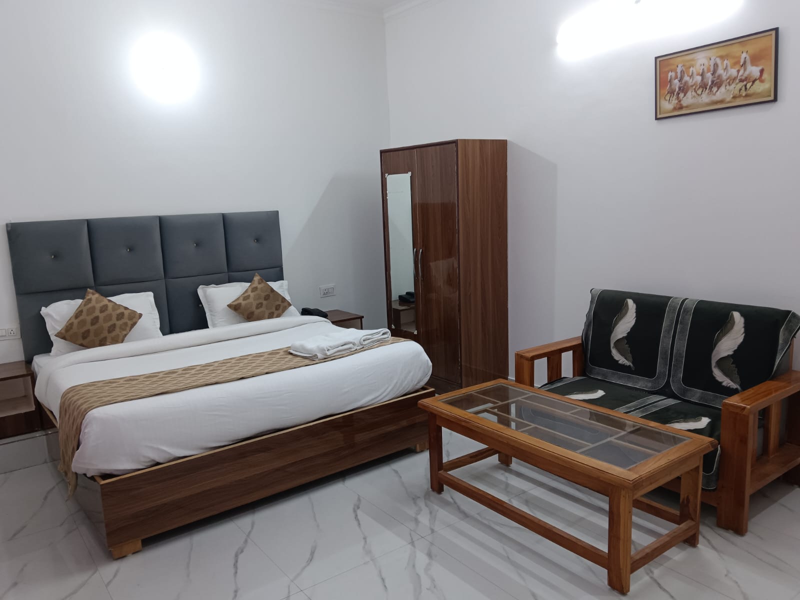 Hotel Shivay Inn Ayodhya - Tap to explore photos