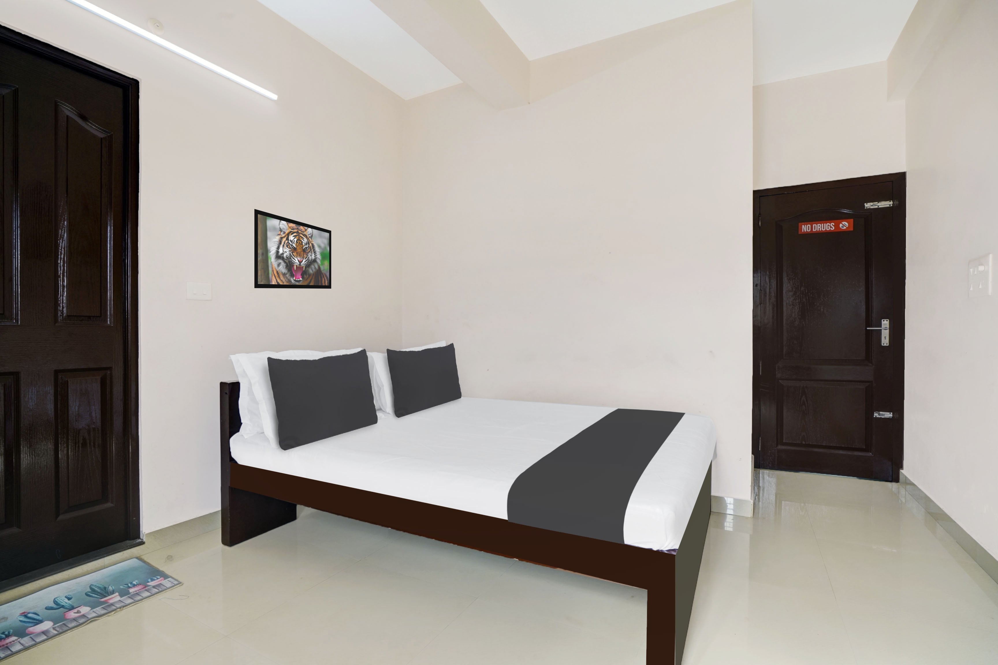 Hotel O GRAND RESIDENCY - Tap to explore photos