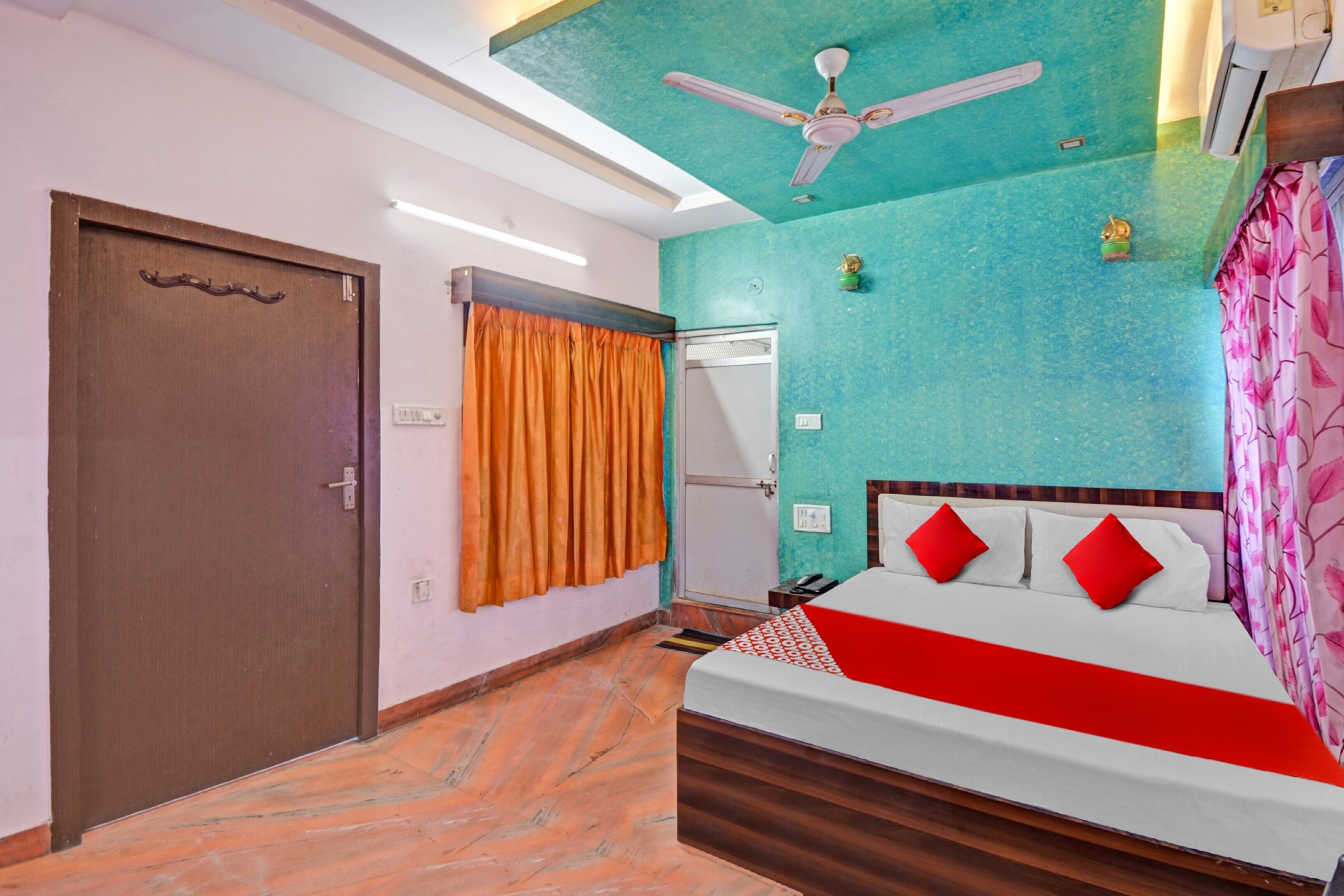 Hotel O Shree Balaji Hotel & Restaurant - Tap to explore photos