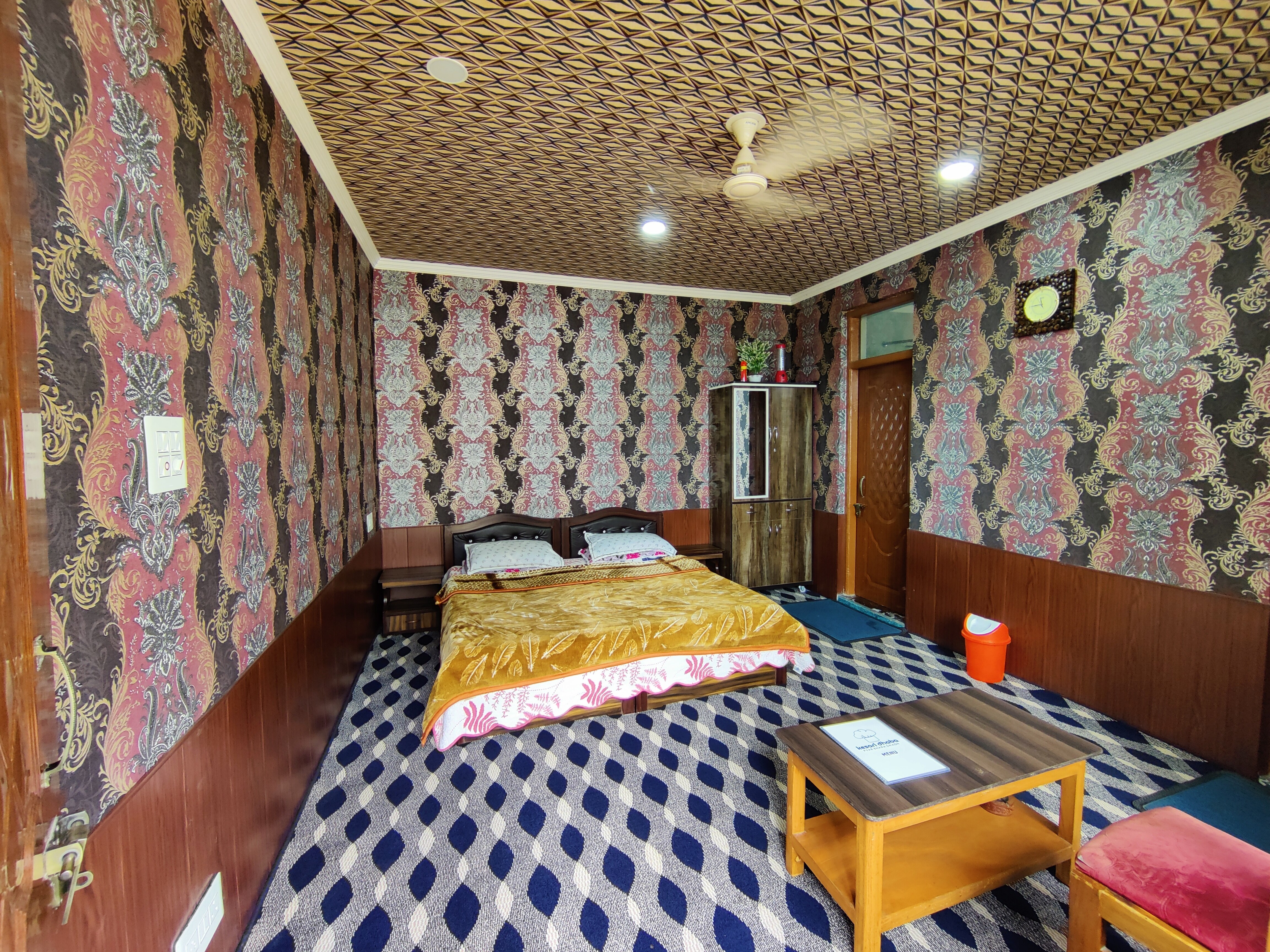 Kashmir Homestay - Tap to explore photos