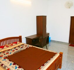 Room 1 Deluxe