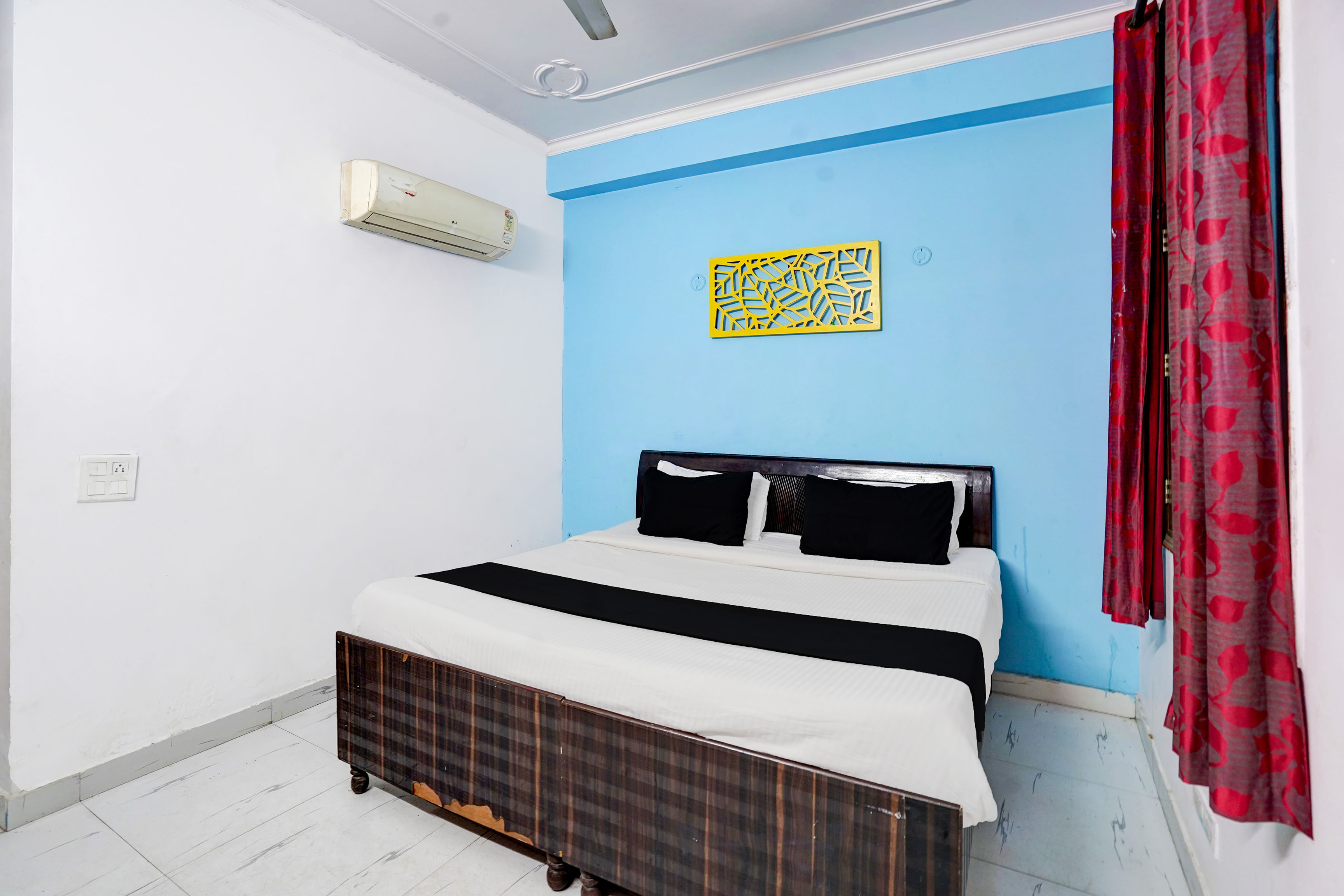 Hotel O The Swarnim - Tap to explore photos