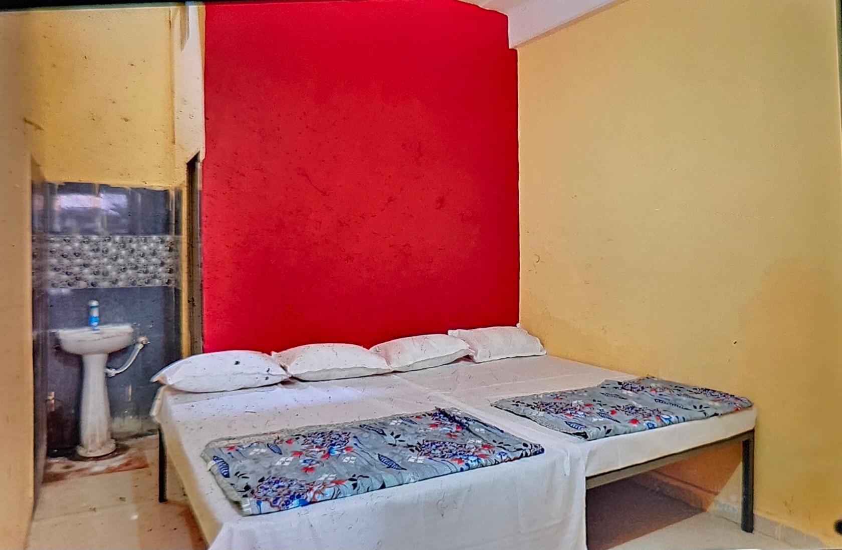 Shri Balaji Home Stay - Tap to explore photos
