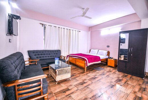 Hotel Aashiyana