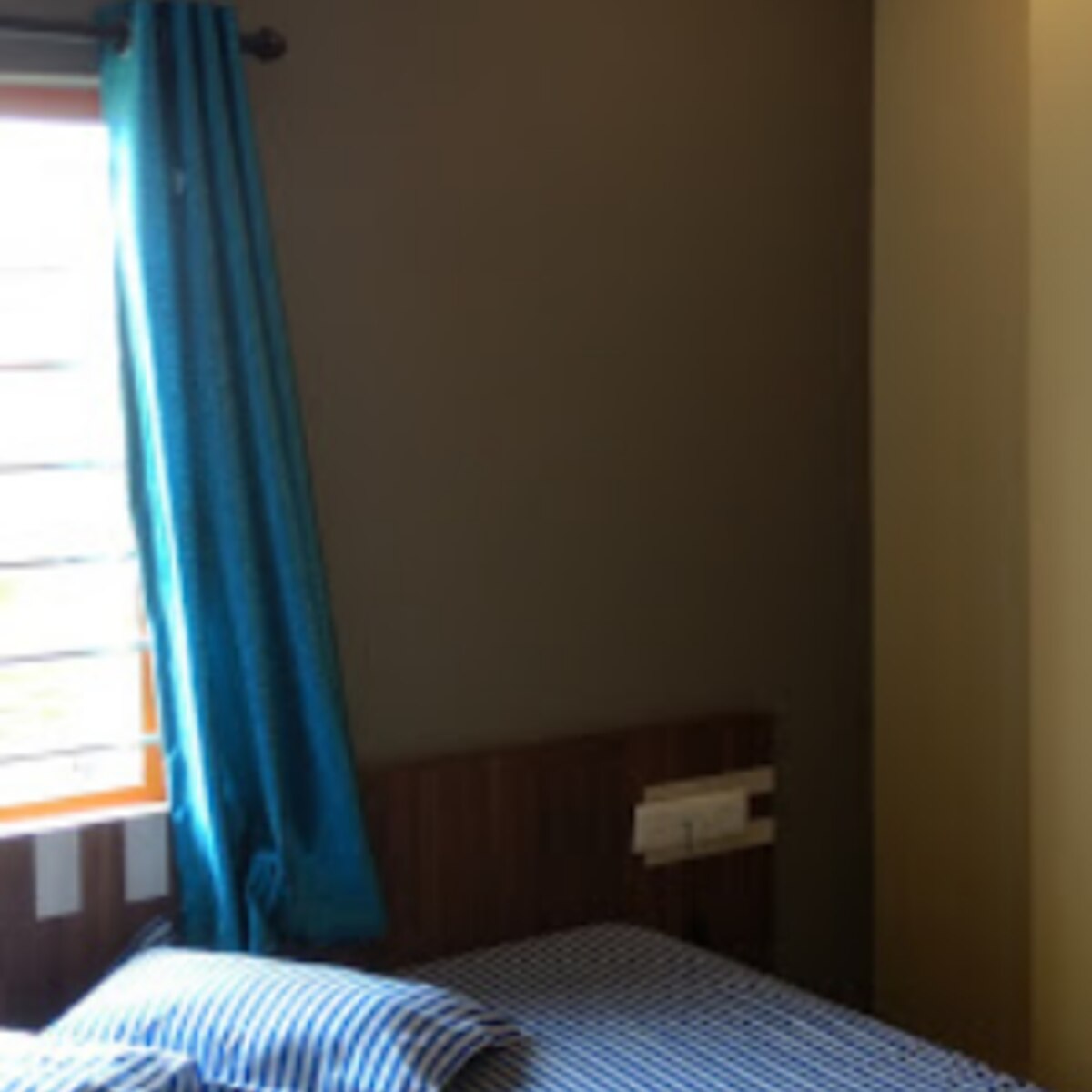 Hotel Shakuntala Lodge - Tap to explore photos