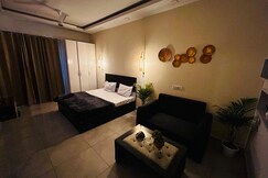 Velvet Wines Studio - Snow Gold, Noida