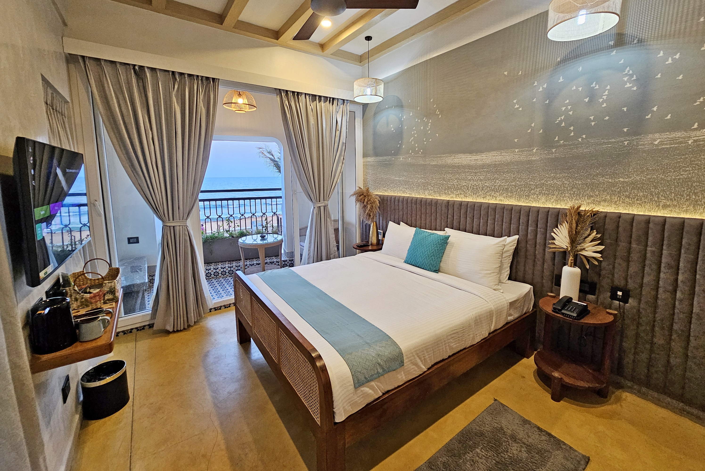 Sea Gadabout - Seaside Stays - Tap to explore photos