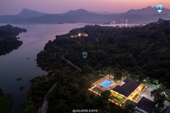 4bhk Crystal Bay by Jalanta Stays, Junnar