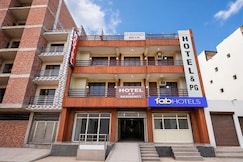 FabHotel AV Residency, Noida