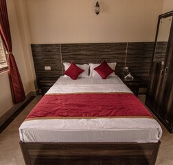 STANDARD. DOUBLE ROOM