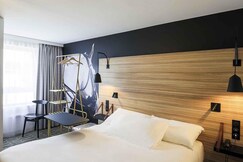 ibis Styles Laval Centre Gare, Mayenne