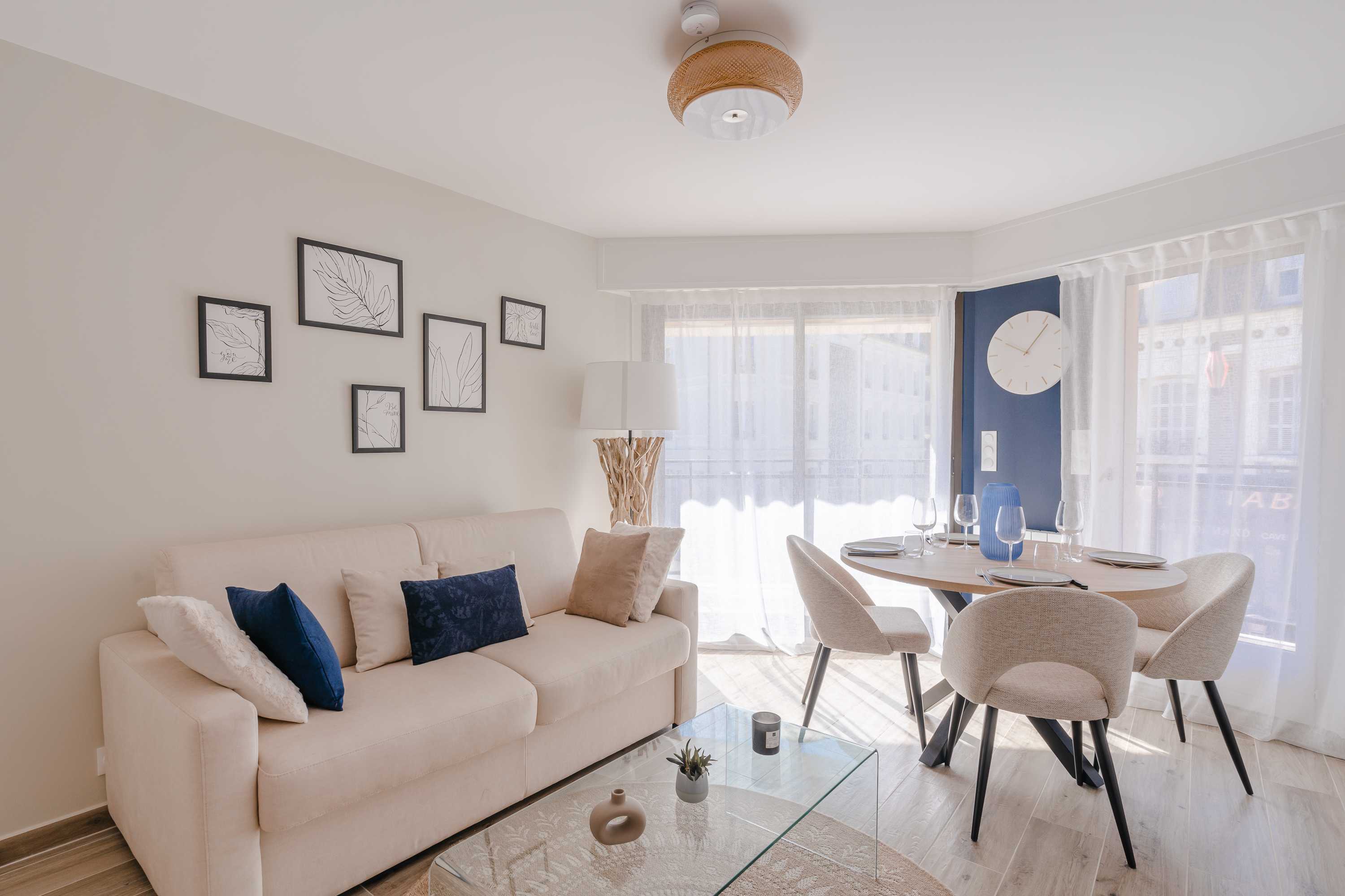 Modern apartment with parking Place Morny - Tap to explore photos