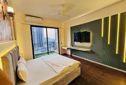 Zoomstay, Omaxe, near palassio mall