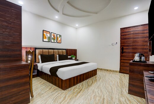 Townhouse Bela Road Varanasi City Railway Station Formerly Srijan Grand