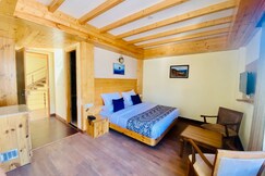 Snow Paradise - Pure Veg Hotel, Manali