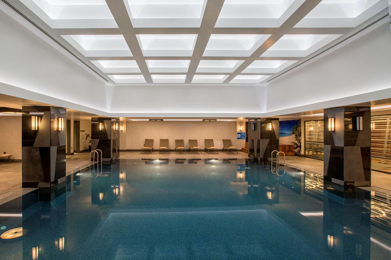 GOLDEN TULIP BAYRAMPASA ISTANBUL - Tap to explore photos